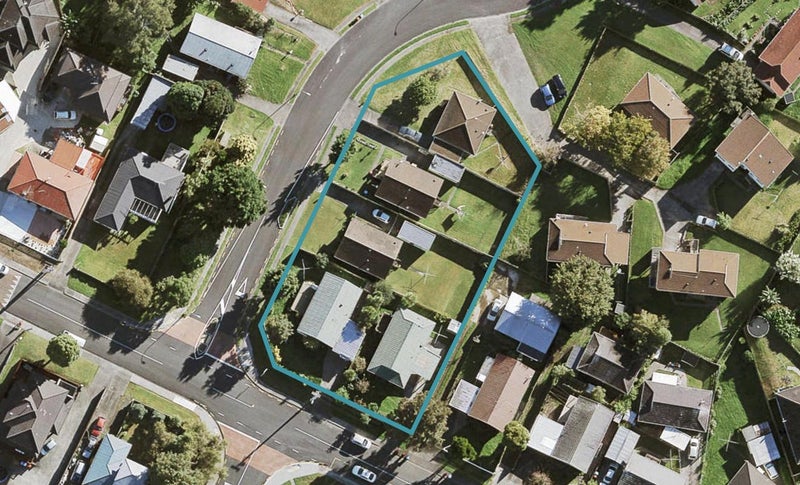 1/5 Molley Green Place, Mount Roskill, Auckland - Carousel 1