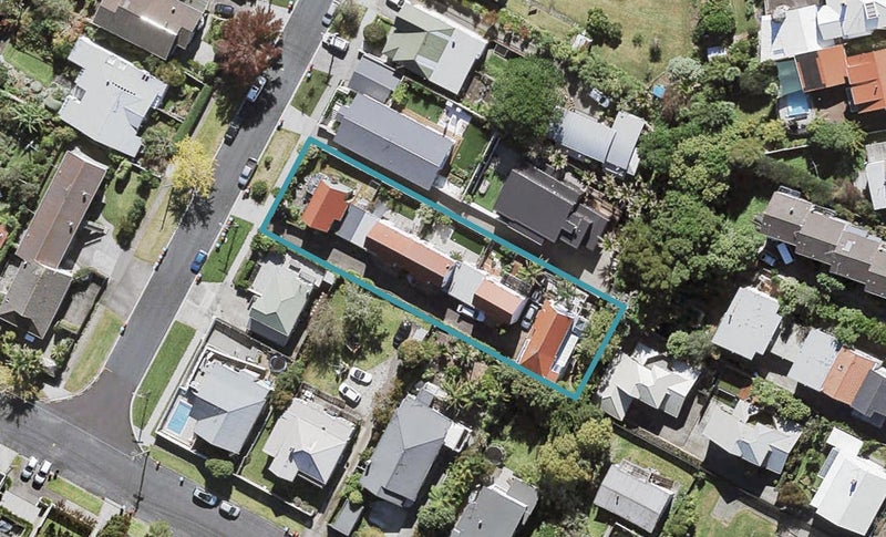 1/1 Warwick Street, Western Springs, Auckland - Carousel 1