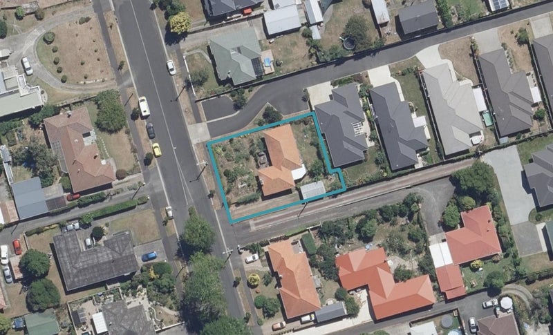 24 MacFarlane Street, Hamilton East, Hamilton - Carousel 1