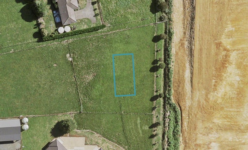 12 Cronshaw Road, Karaka, Papakura - Carousel 1
