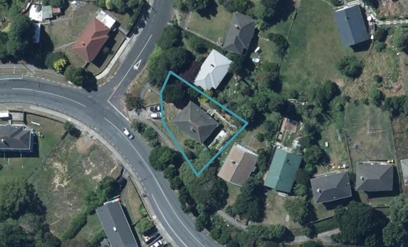 2 Gloucester Street, Cannons Creek, Porirua - Carousel 1