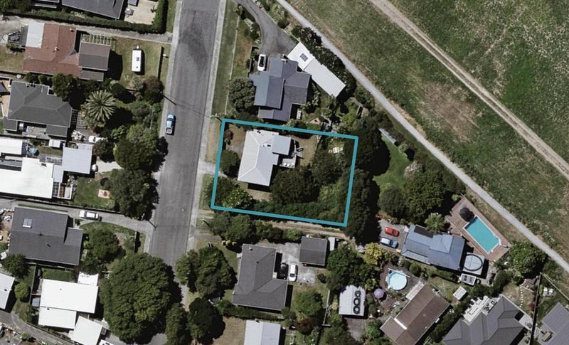 124 Alexander Road, Raumati Beach, Paraparaumu - Carousel 1