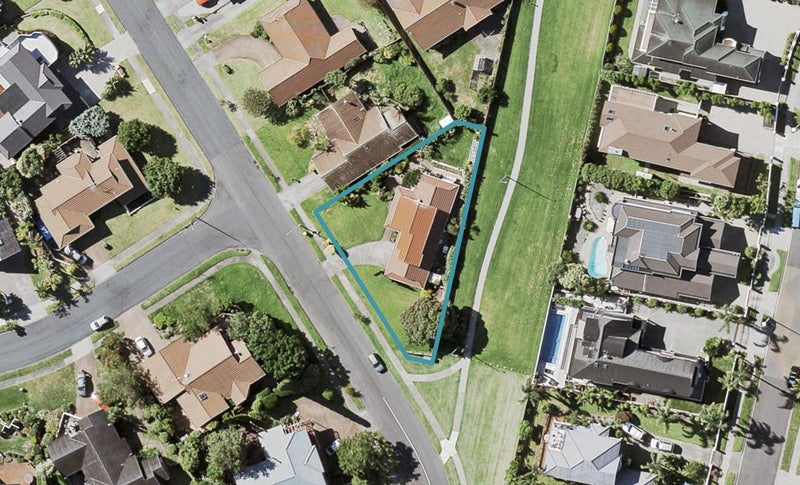 29 Oliver Road, Eastern Beach, Auckland - Carousel 1