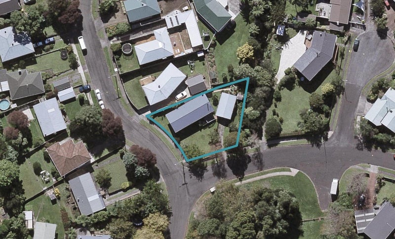 14 Elizabeth Place, Ferndale, New Plymouth - Carousel 1
