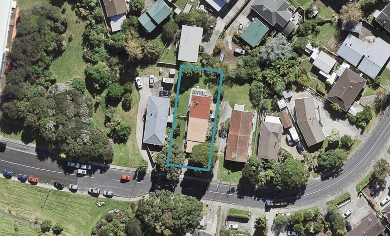 2/14 Downing Street, Glenfield, Auckland - Carousel 1