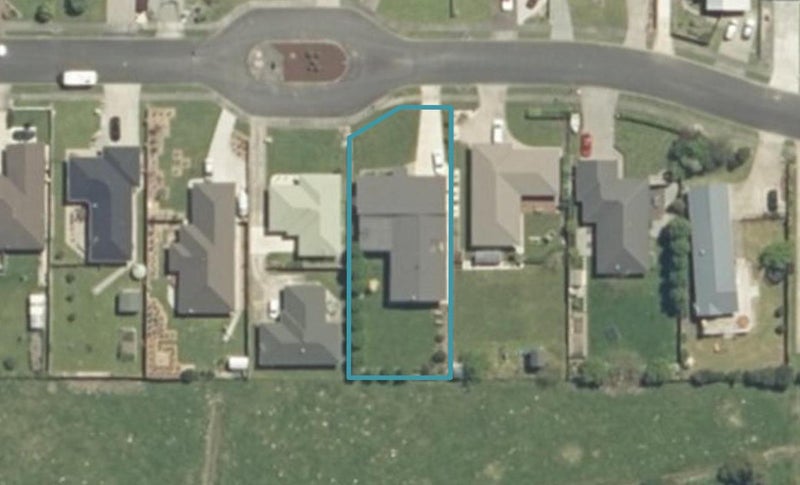 17 Benner Drive, Ngatea, Ngatea - Carousel 1