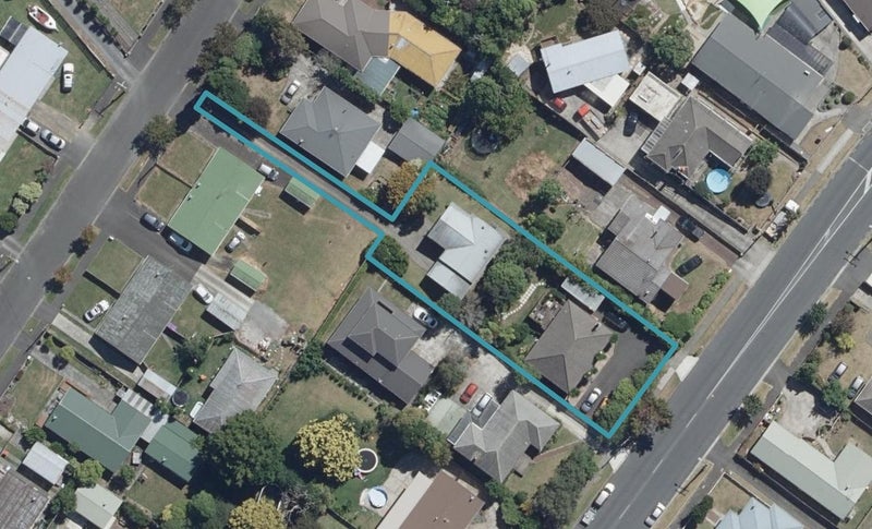 10 Holloway Place, Forest Lake, Hamilton - Carousel 1