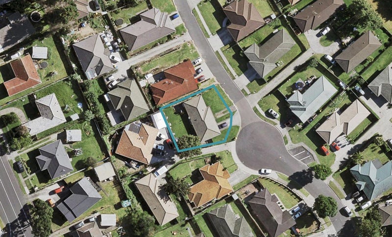 43 Castlefinn Drive, Weymouth, Auckland - Carousel 1