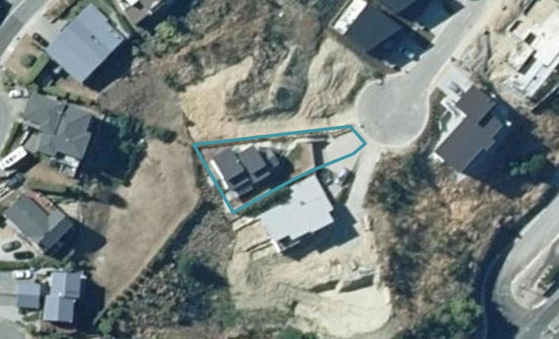 16A Saint Matthews Place, QUEENSTOWN - Carousel 1