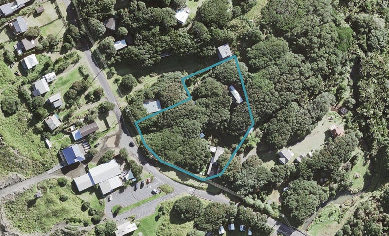 9 North Piha Road, New Lynn - Carousel 1