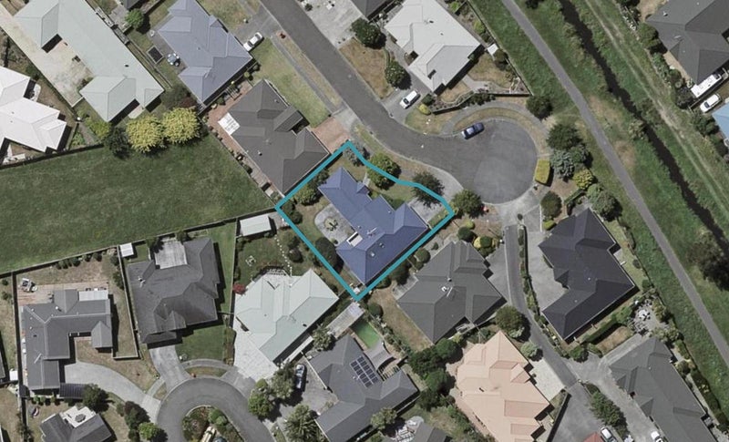 8 Aburoc Place, Paraparaumu Beach, Paraparaumu - Carousel 1