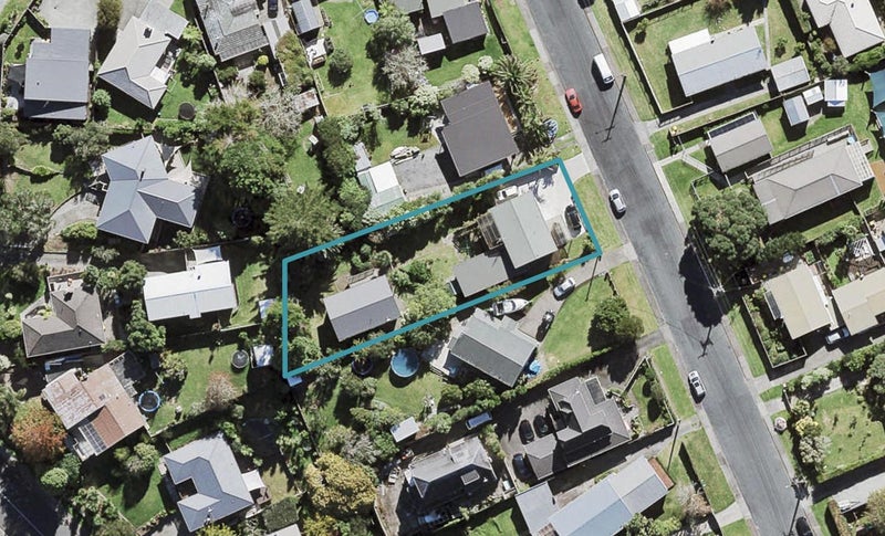 5 Drome View Place, Beach Haven, Auckland - Carousel 1