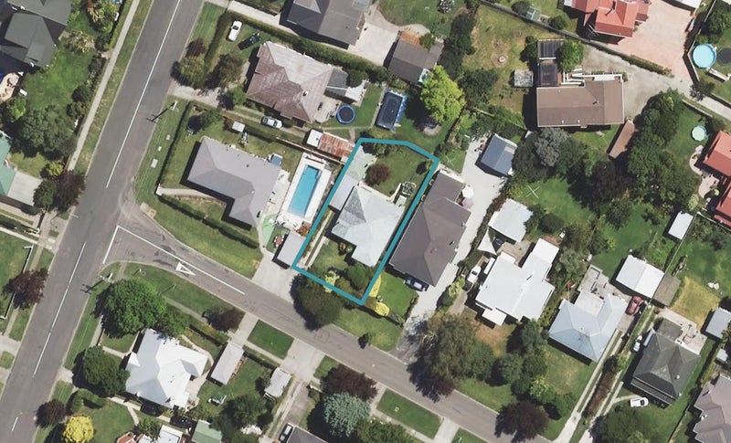 4 Iranui Road, Inner Kaiti, Gisborne - Carousel 1