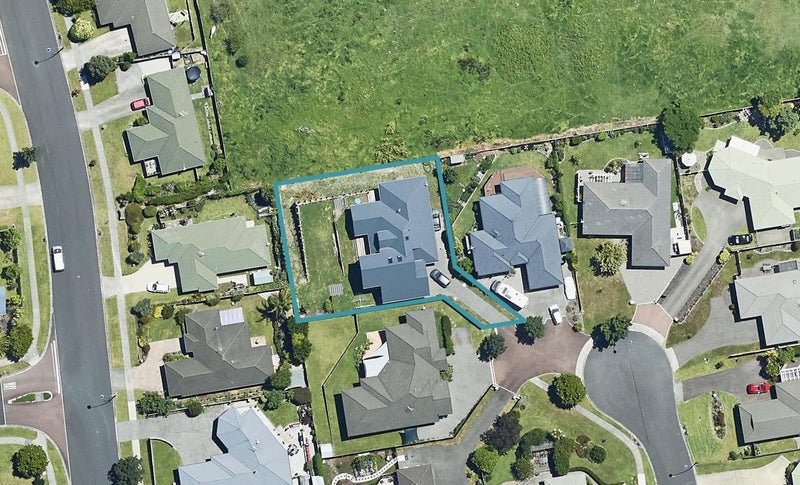 18 Donnington Place, Bethlehem, Tauranga - Carousel 1
