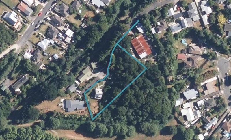 25 Rowe Parade, Wainuiomata, Lower Hutt - Carousel 1