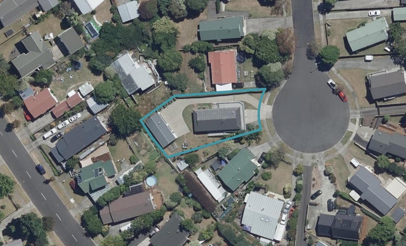 8 Judena Place, Pukete, Hamilton - Carousel 1