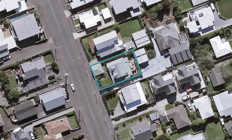 13 Beach Street, Fitzroy, New Plymouth - Carousel 1