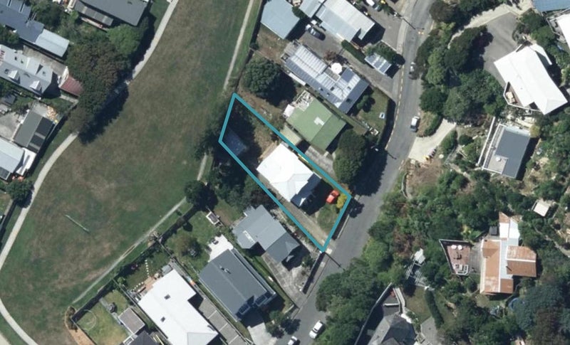 17 Cluny Road, Plimmerton, Porirua - Carousel 1