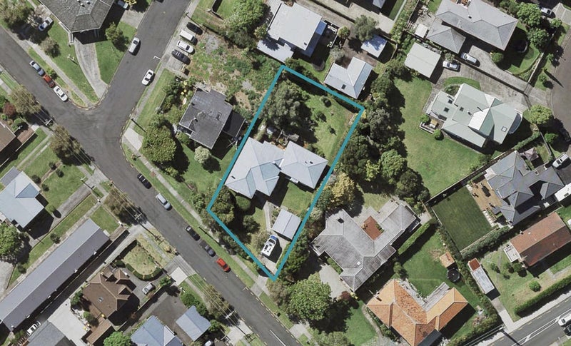 15 Lake Pupuke Drive, Takapuna, Auckland - Carousel 1