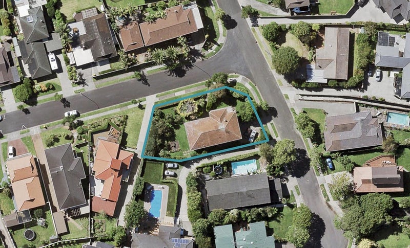 11 Sarah Place, Farm Cove, Auckland - Carousel 1