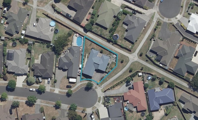 20 Miers Glade, Rototuna North, Hamilton - Carousel 1