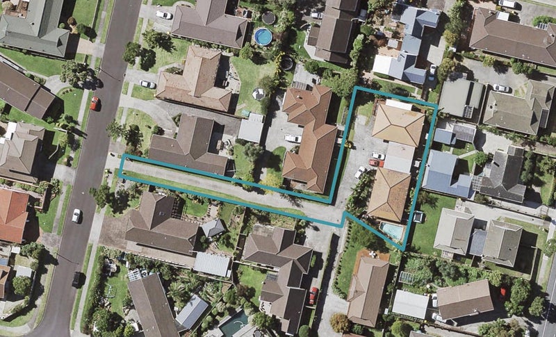 13A Majesty Place, Half Moon Bay, Auckland - Carousel 1