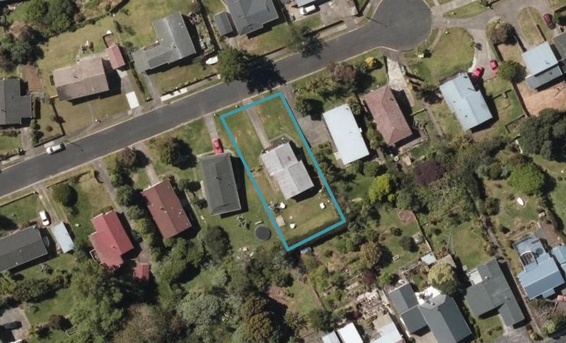 12 Friendship Place, Onerahi, Whangarei - Carousel 1
