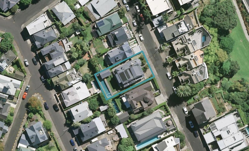 16 Ring Terrace, Saint Marys Bay, Auckland - Carousel 1