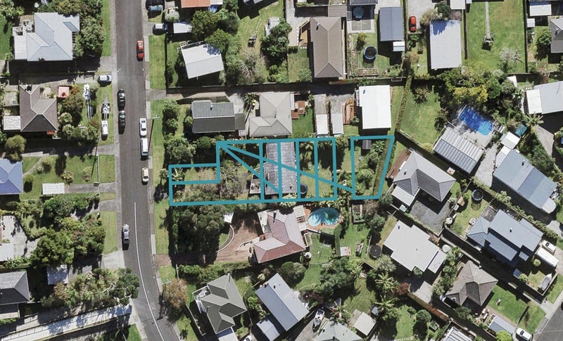 6/25 Abbotleigh Avenue, Te Atatu Peninsula, Auckland - Carousel 1