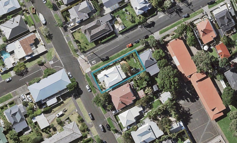 114 Victoria Road, Devonport, Auckland - Carousel 1