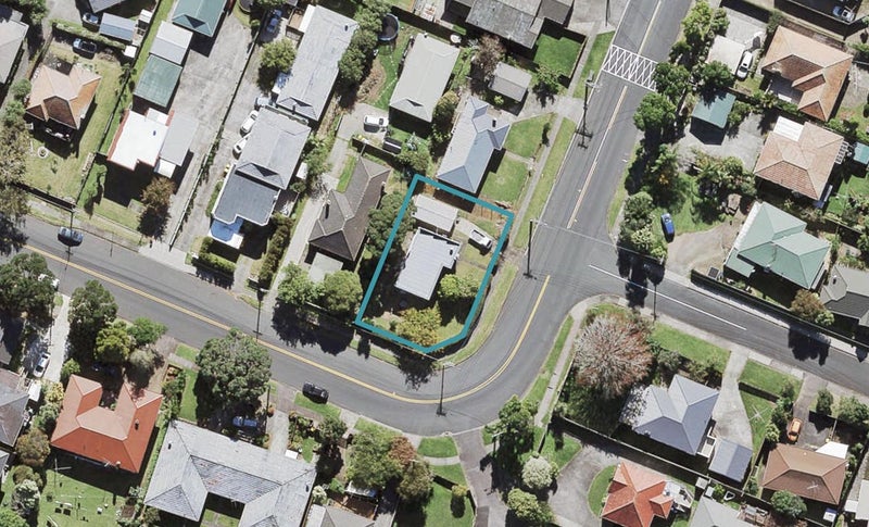 58 Lynwood Road, New Lynn, Auckland - Carousel 1