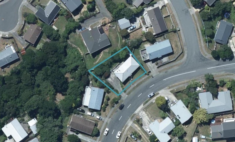 17 Adventure Drive, Whitby, Porirua - Carousel 1