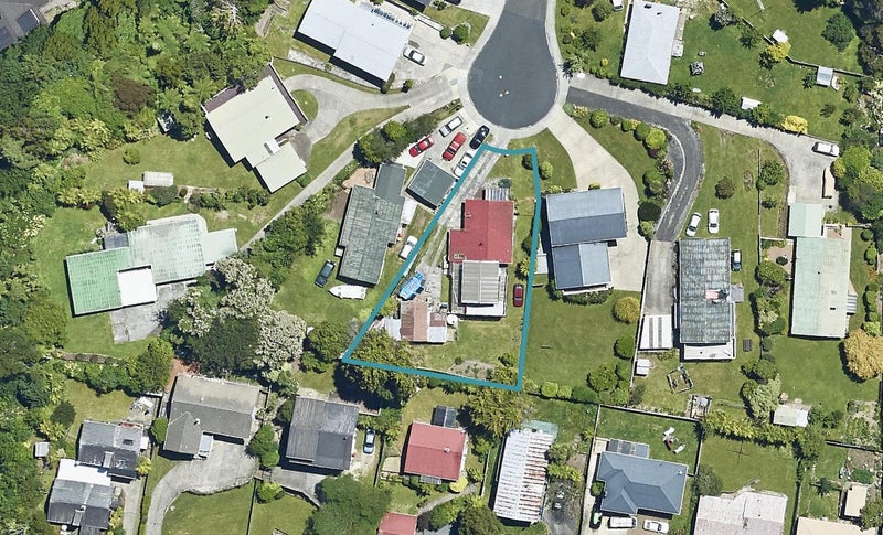 16 Tirita Street, Kawaha Point, Rotorua - Carousel 1