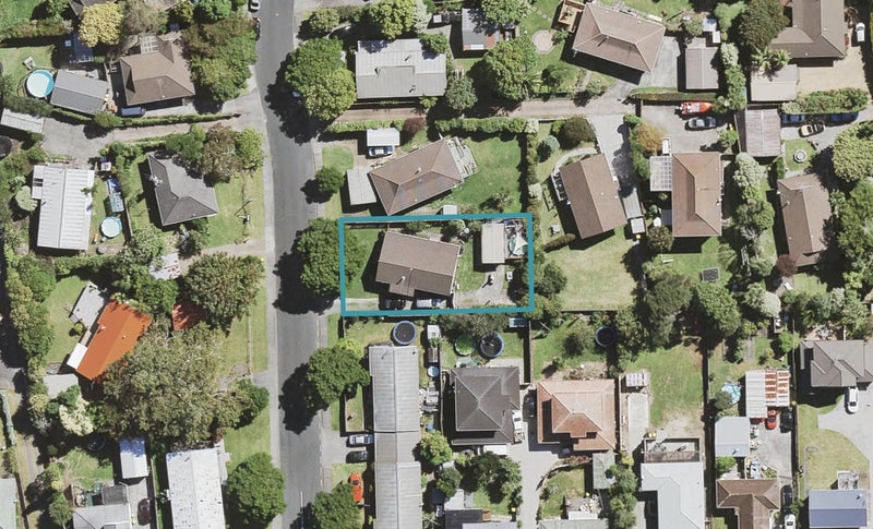 3 Redlands Grove, Swanson, Auckland - Carousel 1