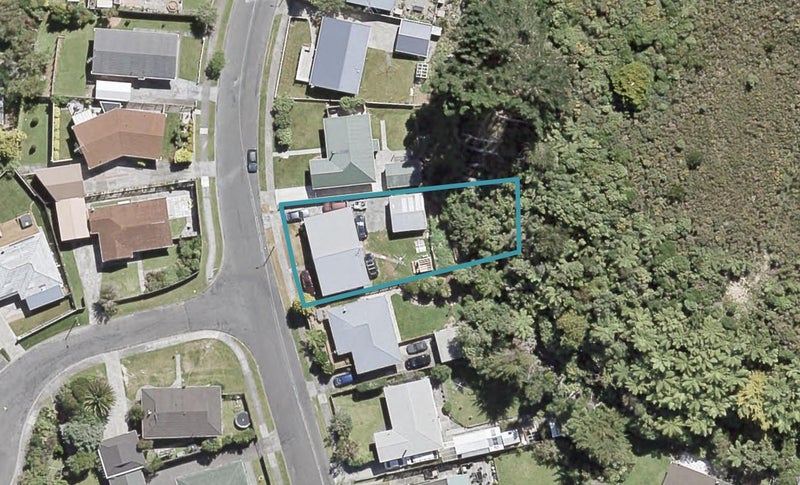 29 Christchurch Crescent, Kelson, Lower Hutt - Carousel 1