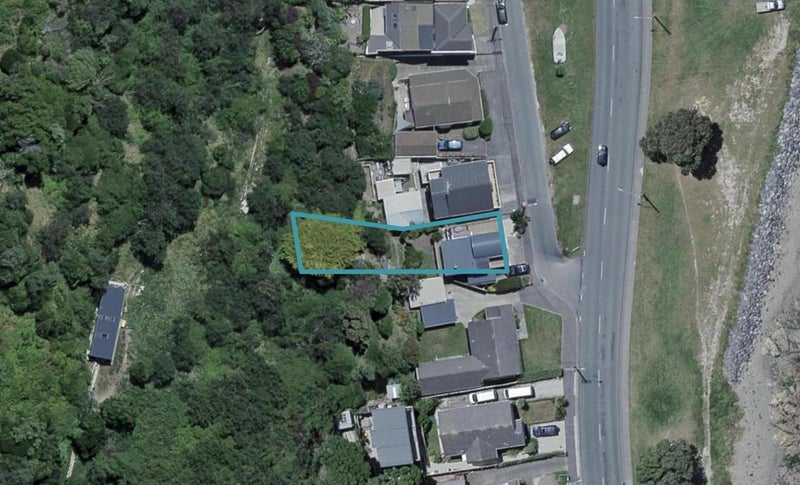296 Queens Drive, Lyall Bay, Wellington - Carousel 1
