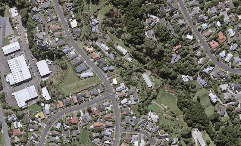 132 Heta Road, Highlands Park, New Plymouth - Carousel 1