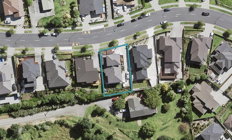 92 Lake Panorama Drive, Henderson Valley, Auckland - Carousel 1
