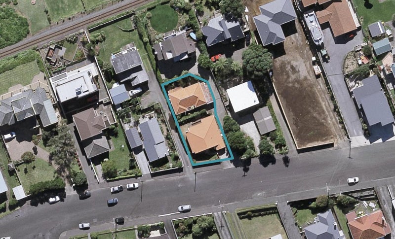 32 Birdwood Avenue, Moturoa, New Plymouth - Carousel 1