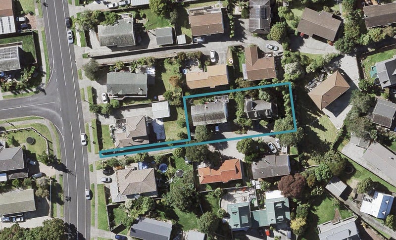 2/150 Bradbury Road, Botany Downs, Auckland - Carousel 1