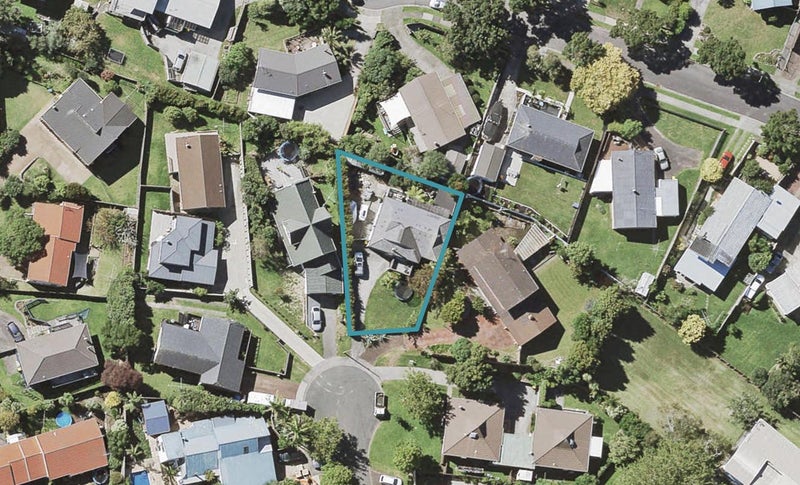 7 Diosma Place, Botany Downs, Auckland - Carousel 1