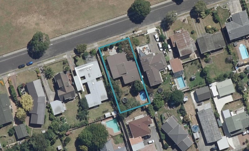30 Clements Crescent, Queenwood, Hamilton - Carousel 1