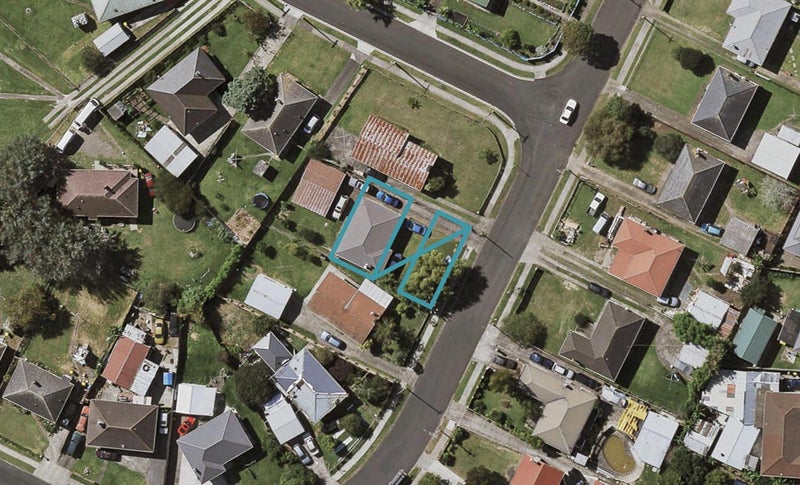 27A Awatere Street, Clover Park, Auckland - Carousel 1