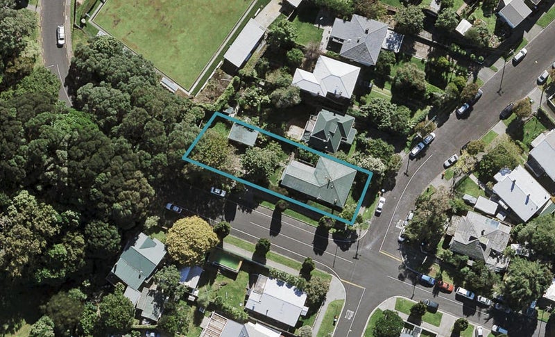 2 Parkhill Road, Morningside, Auckland - Carousel 1
