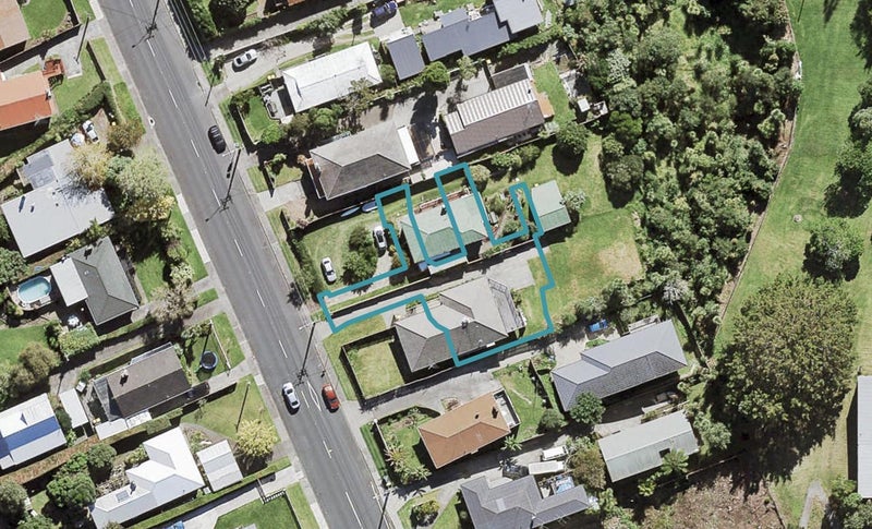 10 Mokopiko Court, Beach Haven, Auckland - Carousel 1