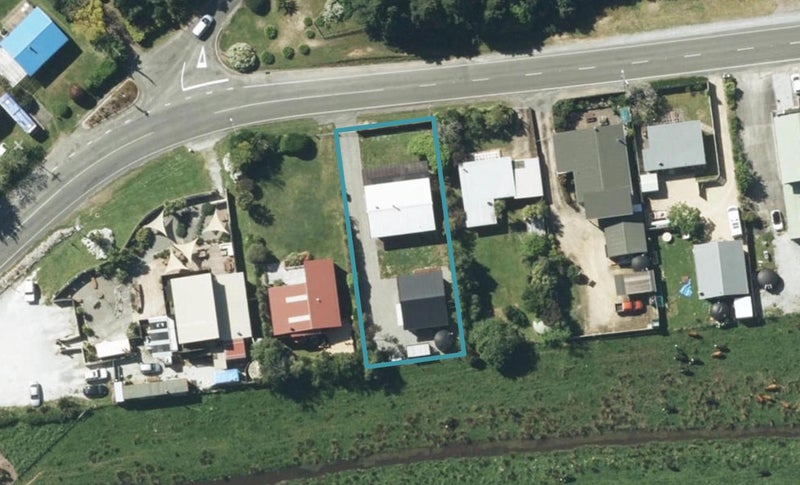 744 Abel Tasman Drive, Pōhara, Tākaka - Carousel 1