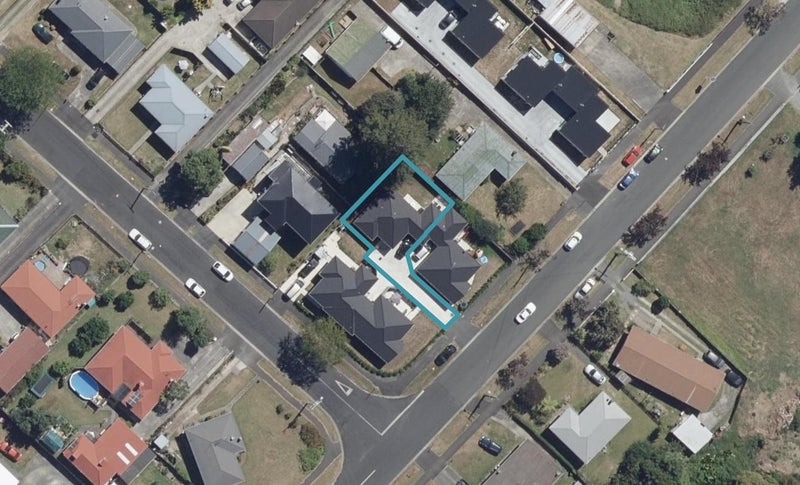 2/31 Bruce Avenue, Glenview, Hamilton - Carousel 1
