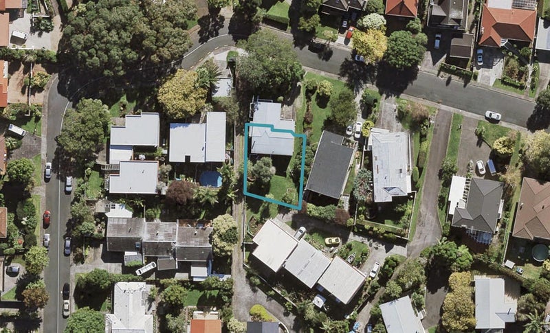 32 James Evans Drive, Northcote, Auckland - Carousel 1