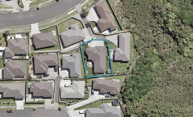 54 King Charles Drive, Kingsley Heights, Upper Hutt - Carousel 1