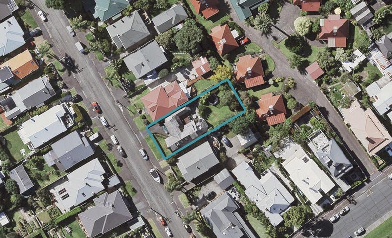 4 Duders Avenue, Devonport, Auckland - Carousel 1